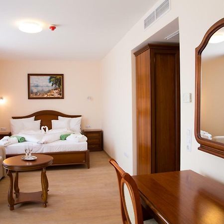 Luxury Hotel Siófok Esterno foto