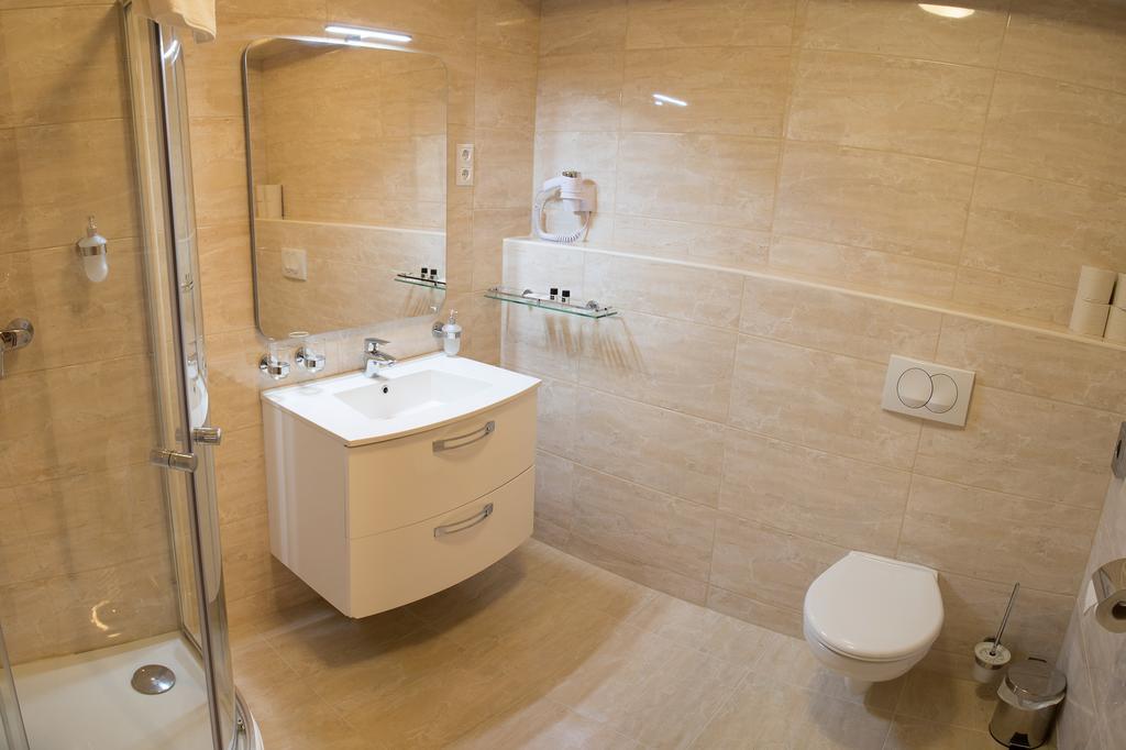 Luxury Hotel Siófok Esterno foto