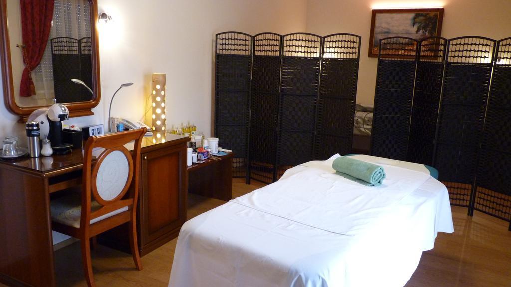 Luxury Hotel Siófok Esterno foto