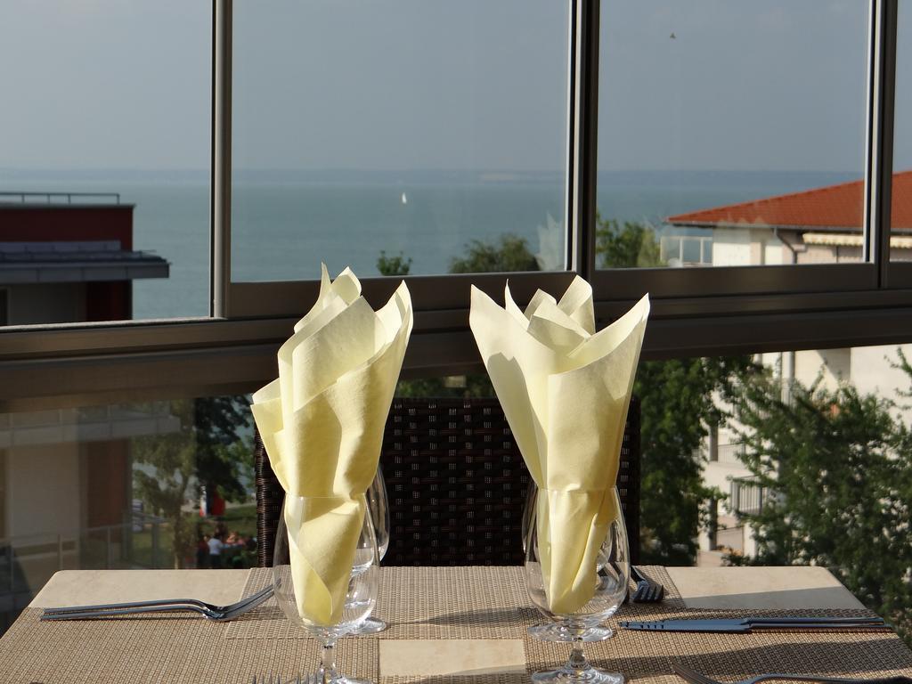 Luxury Hotel Siófok Esterno foto