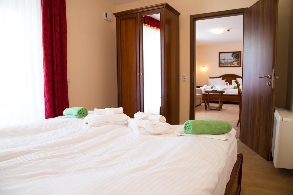 Luxury Hotel Siófok Camera foto