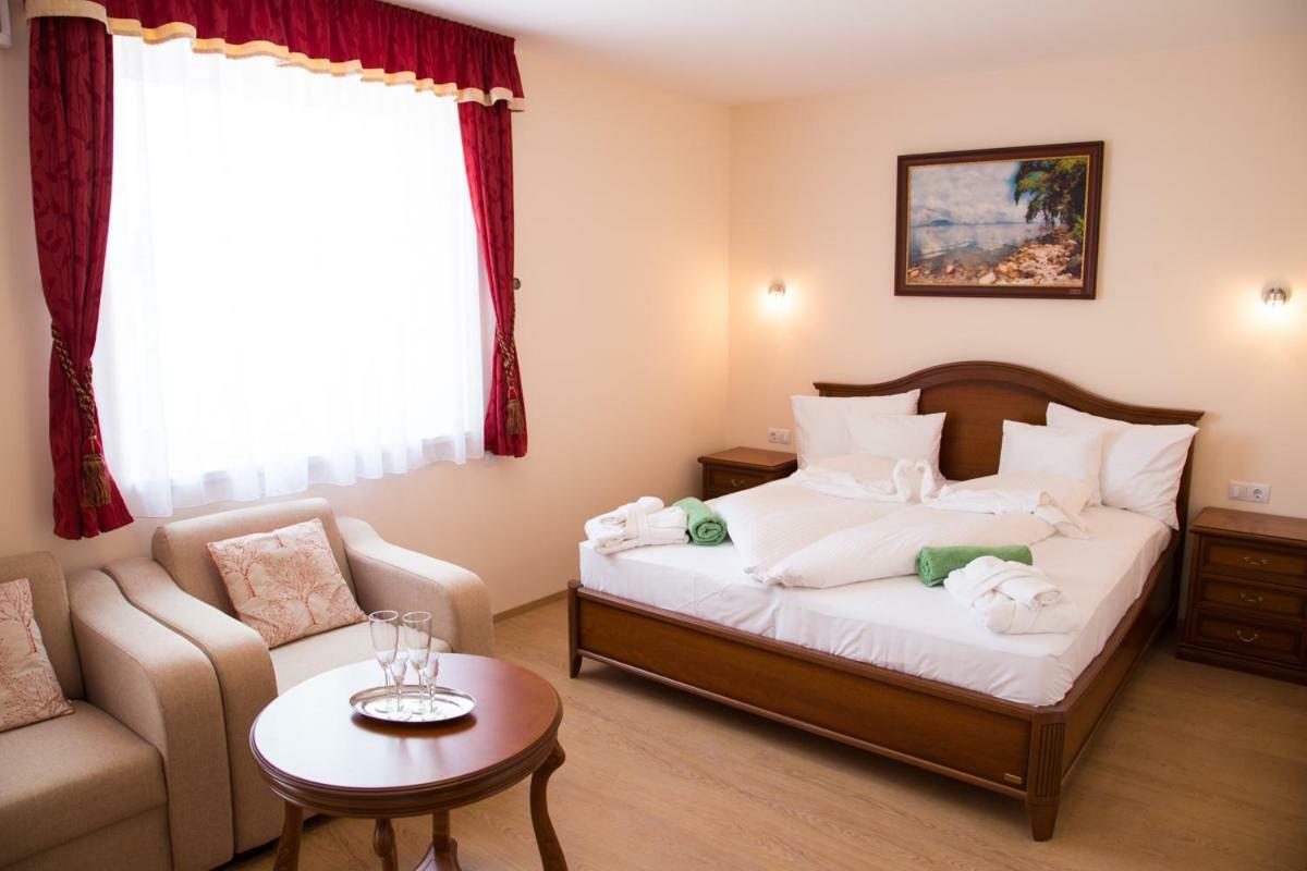 Luxury Hotel Siófok Esterno foto